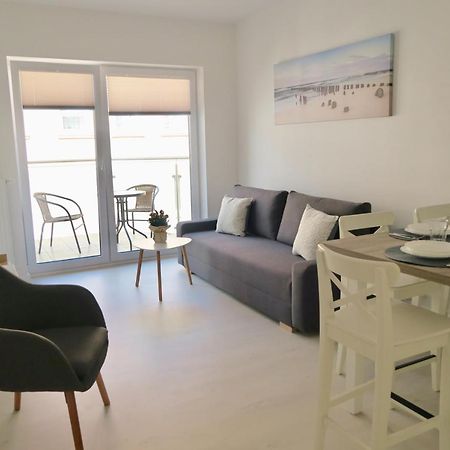 Bialy Apartament Apartment Kolobrzeg Bagian luar foto