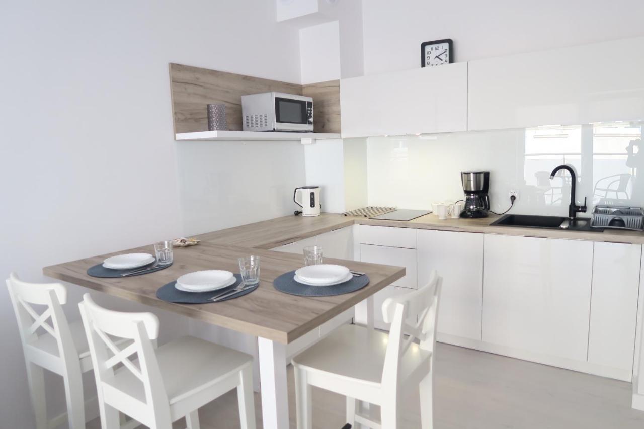 Bialy Apartament Apartment Kolobrzeg Bagian luar foto